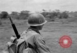 Standbild 305th Infantry Division 77 Yuza Okinawa Ryukyu Inseln, 1945, aus Sekunde 27 historischem Filmmaterial Videoclip 65675052954