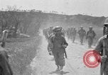 Standbild 305th Infantry Division 77 Yuza Okinawa Ryukyu Inseln, 1945, aus Sekunde 35 historischem Filmmaterial Videoclip 65675052954