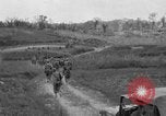 Standbild 305th Infantry Division 77 Yuza Okinawa Ryukyu Inseln, 1945, aus Sekunde 55 historischem Filmmaterial Videoclip 65675052954