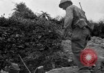 Standbild 305th Infantry Division 77 Yuza Okinawa Ryukyu Inseln, 1945, aus Sekunde 15 historischem Filmmaterial Videoclip 65675052955