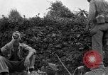 Standbild 305th Infantry Division 77 Yuza Okinawa Ryukyu Inseln, 1945, aus Sekunde 17 historischem Filmmaterial Videoclip 65675052955