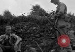 Standbild 305th Infantry Division 77 Yuza Okinawa Ryukyu Inseln, 1945, aus Sekunde 19 historischem Filmmaterial Videoclip 65675052955