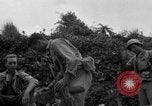 Standbild 305th Infantry Division 77 Yuza Okinawa Ryukyu Inseln, 1945, aus Sekunde 22 historischem Filmmaterial Videoclip 65675052955
