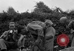 Standbild 305th Infantry Division 77 Yuza Okinawa Ryukyu Inseln, 1945, aus Sekunde 23 historischem Filmmaterial Videoclip 65675052955