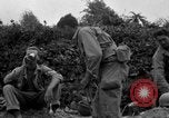 Standbild 305th Infantry Division 77 Yuza Okinawa Ryukyu Inseln, 1945, aus Sekunde 24 historischem Filmmaterial Videoclip 65675052955