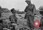 Standbild 305th Infantry Division 77 Yuza Okinawa Ryukyu Inseln, 1945, aus Sekunde 26 historischem Filmmaterial Videoclip 65675052955