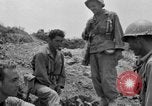 Standbild 305th Infantry Division 77 Yuza Okinawa Ryukyu Inseln, 1945, aus Sekunde 28 historischem Filmmaterial Videoclip 65675052955