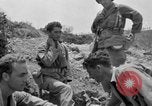 Standbild 305th Infantry Division 77 Yuza Okinawa Ryukyu Inseln, 1945, aus Sekunde 32 historischem Filmmaterial Videoclip 65675052955