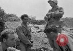 Standbild 305th Infantry Division 77 Yuza Okinawa Ryukyu Inseln, 1945, aus Sekunde 35 historischem Filmmaterial Videoclip 65675052955
