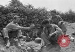 Standbild 305th Infantry Division 77 Yuza Okinawa Ryukyu Inseln, 1945, aus Sekunde 48 historischem Filmmaterial Videoclip 65675052955