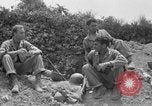 Standbild 305th Infantry Division 77 Yuza Okinawa Ryukyu Inseln, 1945, aus Sekunde 50 historischem Filmmaterial Videoclip 65675052955