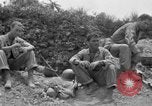 Standbild 305th Infantry Division 77 Yuza Okinawa Ryukyu Inseln, 1945, aus Sekunde 53 historischem Filmmaterial Videoclip 65675052955