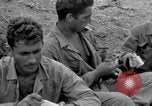 Standbild 305th Infantry Division 77 Yuza Okinawa Ryukyu Inseln, 1945, aus Sekunde 61 historischem Filmmaterial Videoclip 65675052955
