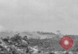 Standbild 305th Infantry Division 77 Yuza Okinawa Ryukyu Inseln, 1945, aus Sekunde 6 historischem Filmmaterial Videoclip 65675052956