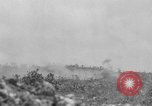 Standbild 305th Infantry Division 77 Yuza Okinawa Ryukyu Inseln, 1945, aus Sekunde 8 historischem Filmmaterial Videoclip 65675052956