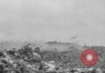Standbild 305th Infantry Division 77 Yuza Okinawa Ryukyu Inseln, 1945, aus Sekunde 9 historischem Filmmaterial Videoclip 65675052956