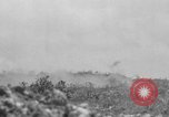 Standbild 305th Infantry Division 77 Yuza Okinawa Ryukyu Inseln, 1945, aus Sekunde 10 historischem Filmmaterial Videoclip 65675052956
