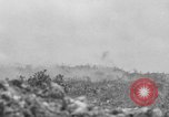 Standbild 305th Infantry Division 77 Yuza Okinawa Ryukyu Inseln, 1945, aus Sekunde 12 historischem Filmmaterial Videoclip 65675052956