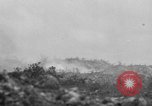 Standbild 305th Infantry Division 77 Yuza Okinawa Ryukyu Inseln, 1945, aus Sekunde 15 historischem Filmmaterial Videoclip 65675052956
