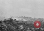 Standbild 305th Infantry Division 77 Yuza Okinawa Ryukyu Inseln, 1945, aus Sekunde 16 historischem Filmmaterial Videoclip 65675052956