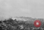 Standbild 305th Infantry Division 77 Yuza Okinawa Ryukyu Inseln, 1945, aus Sekunde 17 historischem Filmmaterial Videoclip 65675052956