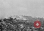 Standbild 305th Infantry Division 77 Yuza Okinawa Ryukyu Inseln, 1945, aus Sekunde 22 historischem Filmmaterial Videoclip 65675052956