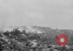 Standbild 305th Infantry Division 77 Yuza Okinawa Ryukyu Inseln, 1945, aus Sekunde 23 historischem Filmmaterial Videoclip 65675052956