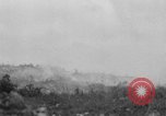 Standbild 305th Infantry Division 77 Yuza Okinawa Ryukyu Inseln, 1945, aus Sekunde 25 historischem Filmmaterial Videoclip 65675052956