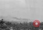 Standbild 305th Infantry Division 77 Yuza Okinawa Ryukyu Inseln, 1945, aus Sekunde 34 historischem Filmmaterial Videoclip 65675052956