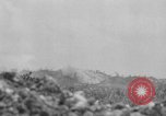 Standbild 305th Infantry Division 77 Yuza Okinawa Ryukyu Inseln, 1945, aus Sekunde 42 historischem Filmmaterial Videoclip 65675052956