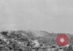 Standbild 305th Infantry Division 77 Yuza Okinawa Ryukyu Inseln, 1945, aus Sekunde 43 historischem Filmmaterial Videoclip 65675052956