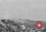 Standbild 305th Infantry Division 77 Yuza Okinawa Ryukyu Inseln, 1945, aus Sekunde 46 historischem Filmmaterial Videoclip 65675052956
