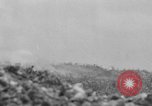 Standbild 305th Infantry Division 77 Yuza Okinawa Ryukyu Inseln, 1945, aus Sekunde 48 historischem Filmmaterial Videoclip 65675052956