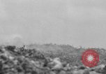 Standbild 305th Infantry Division 77 Yuza Okinawa Ryukyu Inseln, 1945, aus Sekunde 51 historischem Filmmaterial Videoclip 65675052956