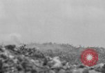 Standbild 305th Infantry Division 77 Yuza Okinawa Ryukyu Inseln, 1945, aus Sekunde 52 historischem Filmmaterial Videoclip 65675052956