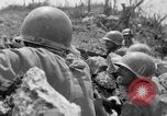 Standbild 305th Infantry Division 77 Yuza Okinawa Ryukyu Inseln, 1945, aus Sekunde 56 historischem Filmmaterial Videoclip 65675052956
