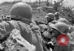 Standbild 305th Infantry Division 77 Yuza Okinawa Ryukyu Inseln, 1945, aus Sekunde 57 historischem Filmmaterial Videoclip 65675052956