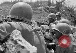 Standbild 305th Infantry Division 77 Yuza Okinawa Ryukyu Inseln, 1945, aus Sekunde 60 historischem Filmmaterial Videoclip 65675052956