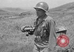 Standbild 305th Infantry Division 77 Yuza Okinawa Ryukyu Inseln, 1945, aus Sekunde 4 historischem Filmmaterial Videoclip 65675052957