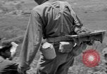 Standbild 305th Infantry Division 77 Yuza Okinawa Ryukyu Inseln, 1945, aus Sekunde 7 historischem Filmmaterial Videoclip 65675052957