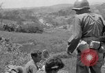 Standbild 305th Infantry Division 77 Yuza Okinawa Ryukyu Inseln, 1945, aus Sekunde 9 historischem Filmmaterial Videoclip 65675052957