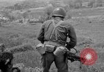 Standbild 305th Infantry Division 77 Yuza Okinawa Ryukyu Inseln, 1945, aus Sekunde 14 historischem Filmmaterial Videoclip 65675052957