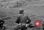 Standbild 305th Infantry Division 77 Yuza Okinawa Ryukyu Inseln, 1945, aus Sekunde 15 historischem Filmmaterial Videoclip 65675052957