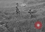 Standbild 305th Infantry Division 77 Yuza Okinawa Ryukyu Inseln, 1945, aus Sekunde 17 historischem Filmmaterial Videoclip 65675052957