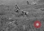 Standbild 305th Infantry Division 77 Yuza Okinawa Ryukyu Inseln, 1945, aus Sekunde 19 historischem Filmmaterial Videoclip 65675052957