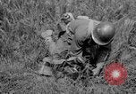Standbild 305th Infantry Division 77 Yuza Okinawa Ryukyu Inseln, 1945, aus Sekunde 26 historischem Filmmaterial Videoclip 65675052957