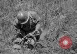 Standbild 305th Infantry Division 77 Yuza Okinawa Ryukyu Inseln, 1945, aus Sekunde 34 historischem Filmmaterial Videoclip 65675052957