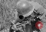 Standbild 305th Infantry Division 77 Yuza Okinawa Ryukyu Inseln, 1945, aus Sekunde 44 historischem Filmmaterial Videoclip 65675052957