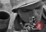 Standbild 305th Infantry Division 77 Yuza Okinawa Ryukyu Inseln, 1945, aus Sekunde 56 historischem Filmmaterial Videoclip 65675052957