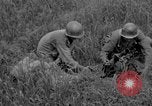 Standbild 305th Infantry Division 77 Yuza Okinawa Ryukyu Inseln, 1945, aus Sekunde 62 historischem Filmmaterial Videoclip 65675052957